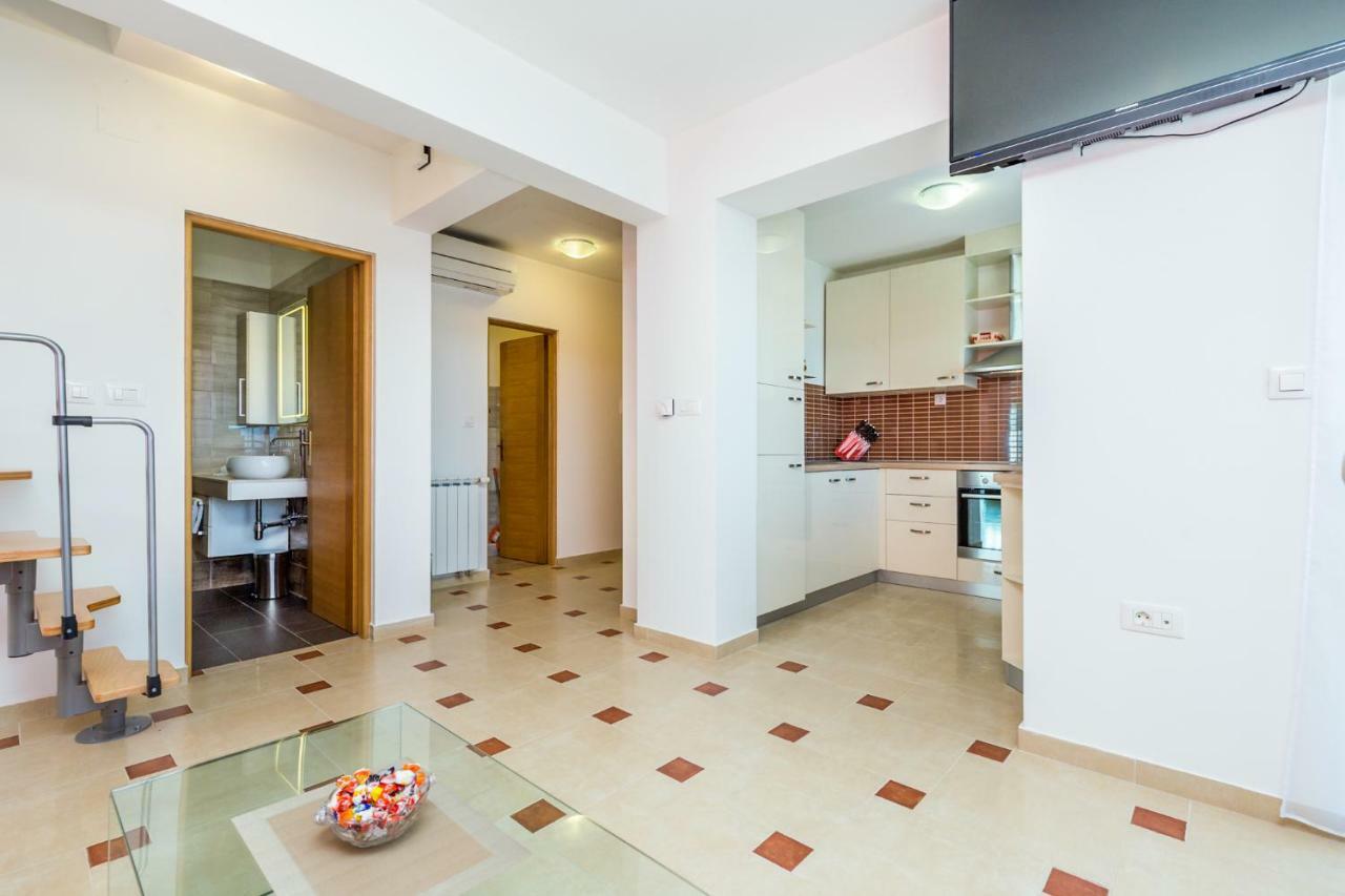 Luxury Apartments Kostrena With Pool מראה חיצוני תמונה