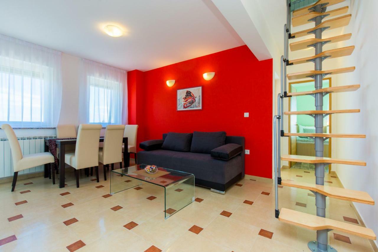 Luxury Apartments Kostrena With Pool מראה חיצוני תמונה