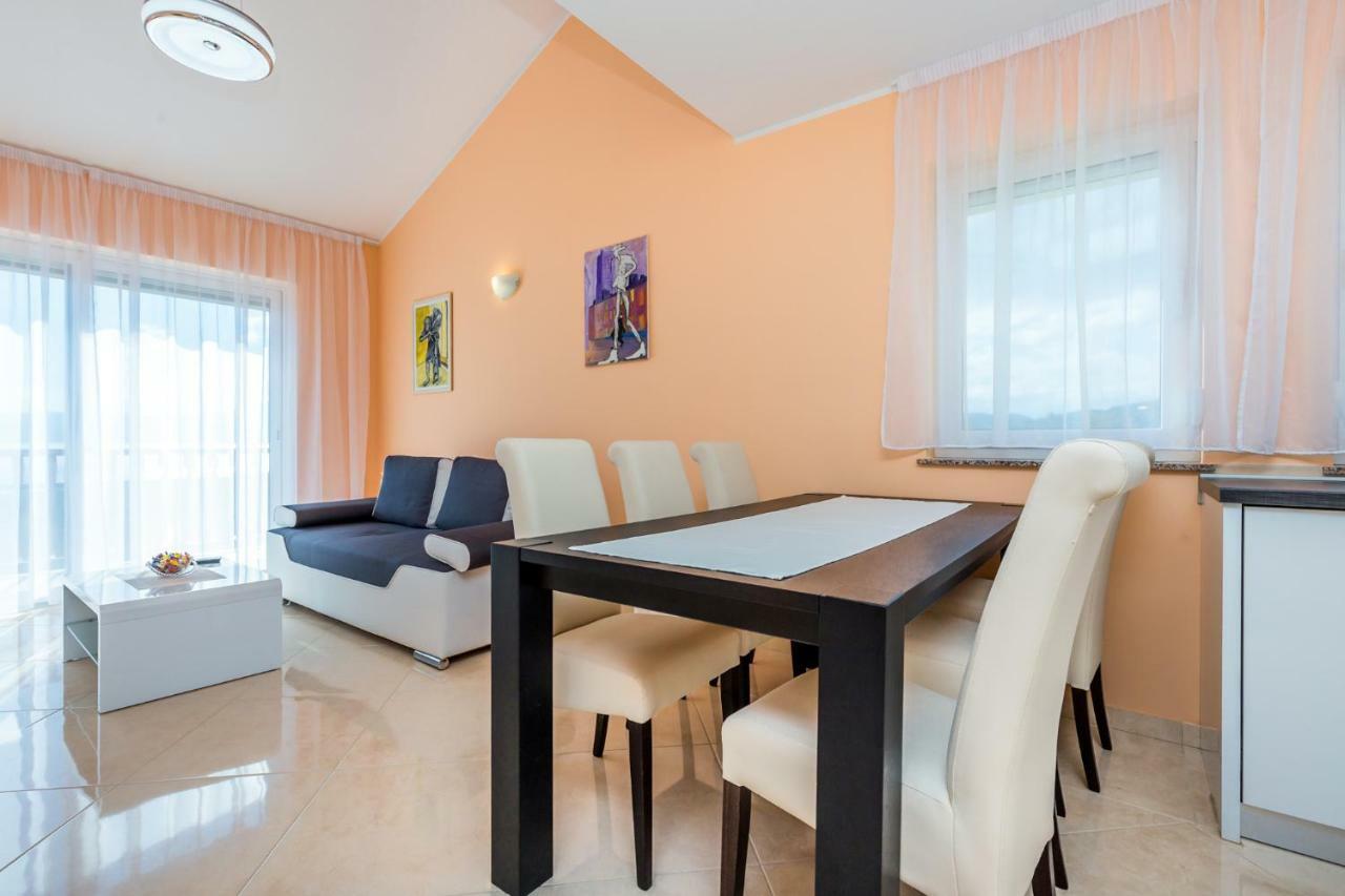 Luxury Apartments Kostrena With Pool מראה חיצוני תמונה