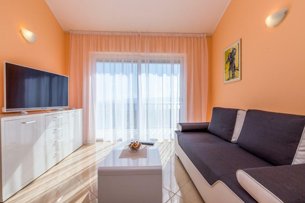 Luxury Apartments Kostrena With Pool מראה חיצוני תמונה