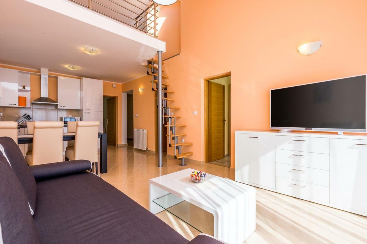 Luxury Apartments Kostrena With Pool מראה חיצוני תמונה