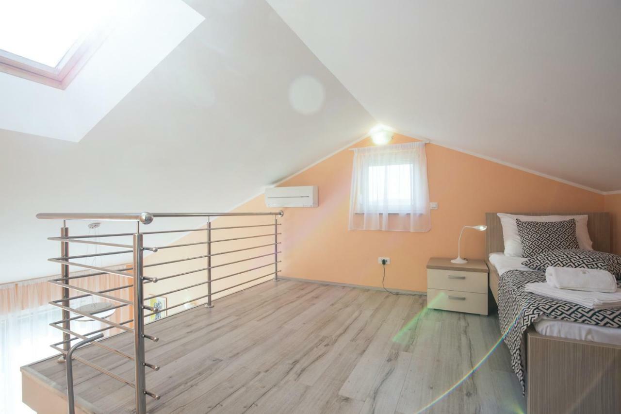 Luxury Apartments Kostrena With Pool מראה חיצוני תמונה