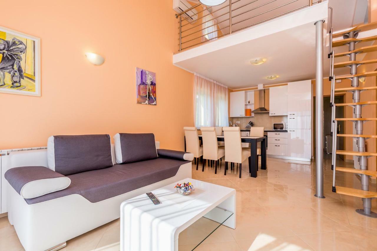 Luxury Apartments Kostrena With Pool מראה חיצוני תמונה