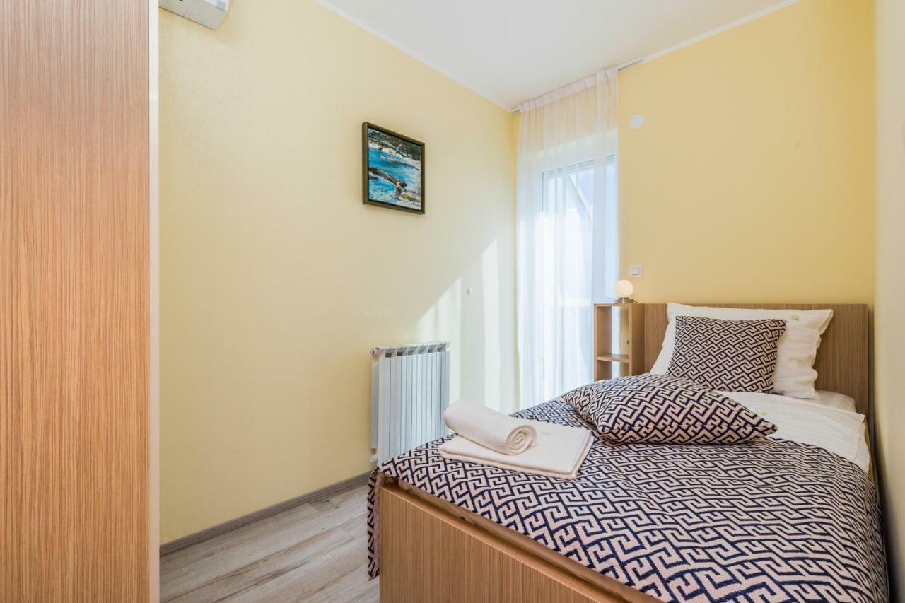Luxury Apartments Kostrena With Pool מראה חיצוני תמונה