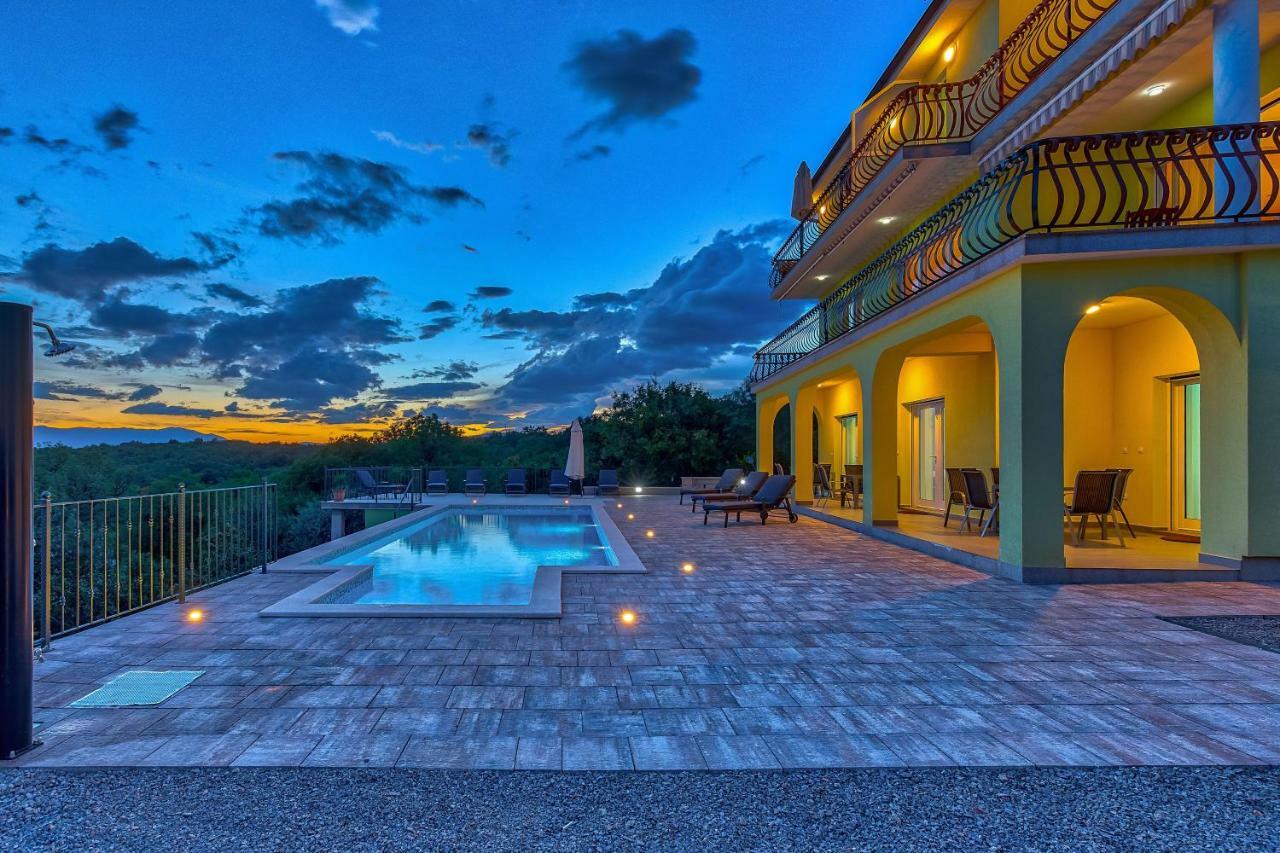 Luxury Apartments Kostrena With Pool מראה חיצוני תמונה