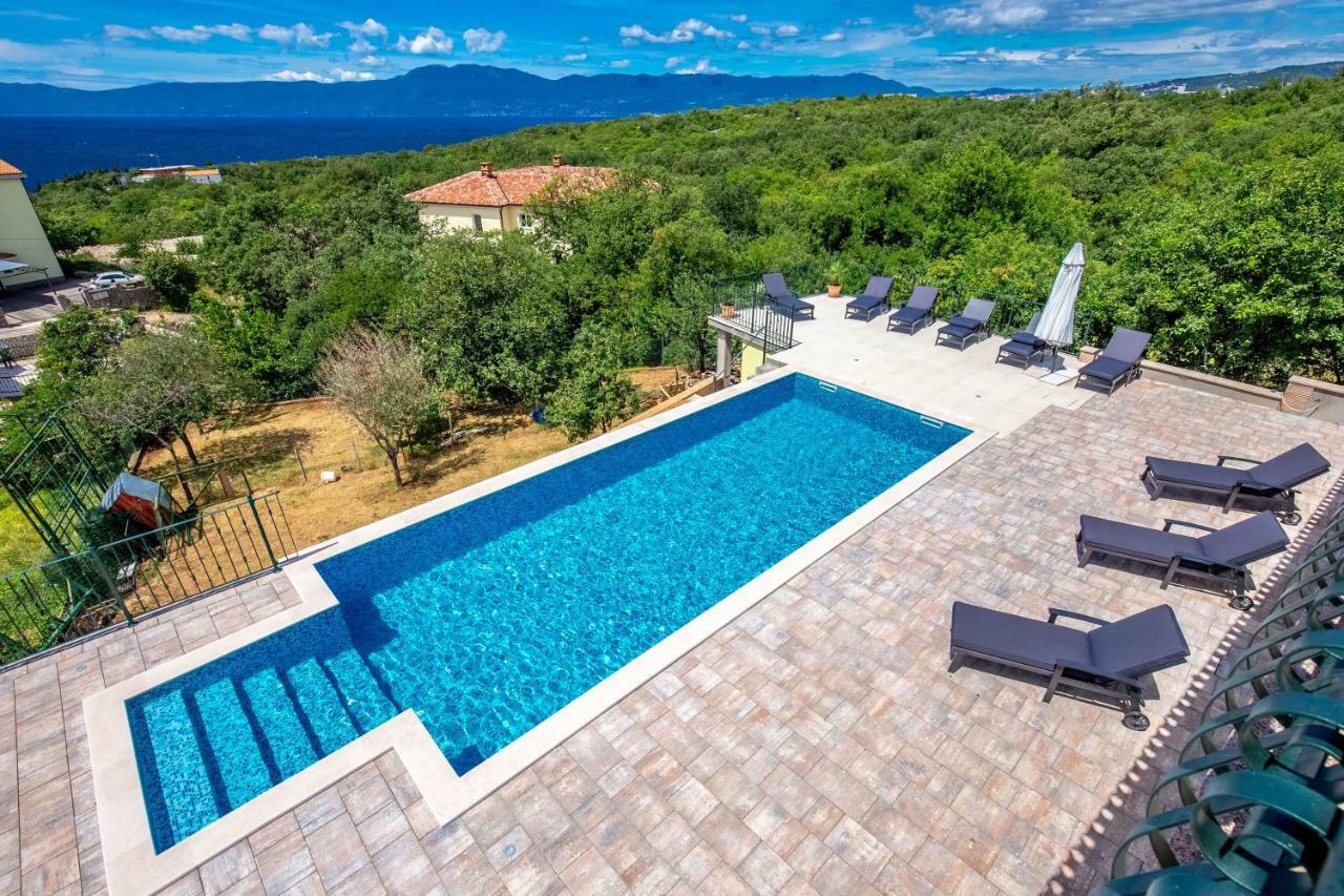 Luxury Apartments Kostrena With Pool מראה חיצוני תמונה