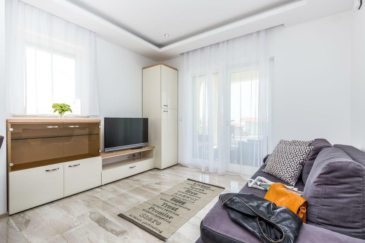 Luxury Apartments Kostrena With Pool מראה חיצוני תמונה