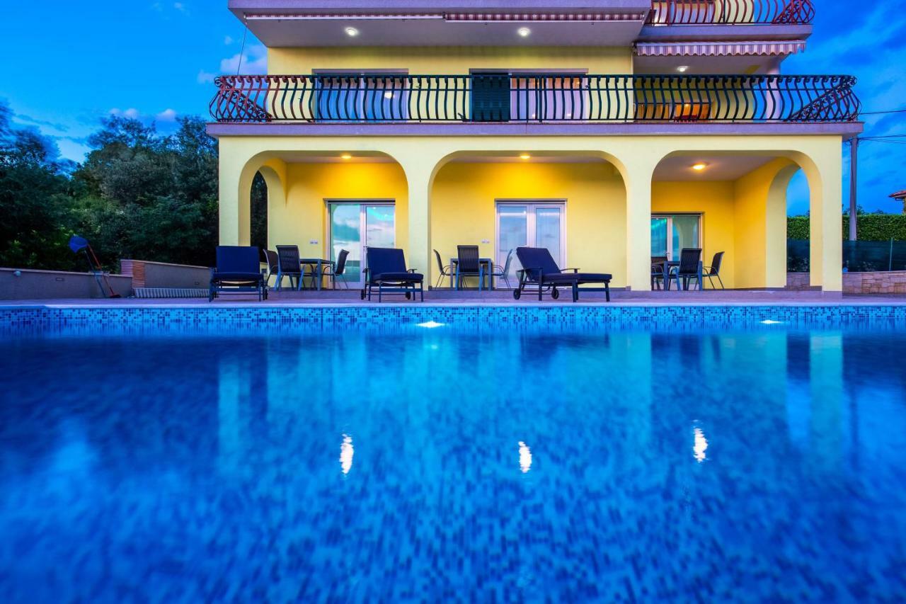 Luxury Apartments Kostrena With Pool מראה חיצוני תמונה