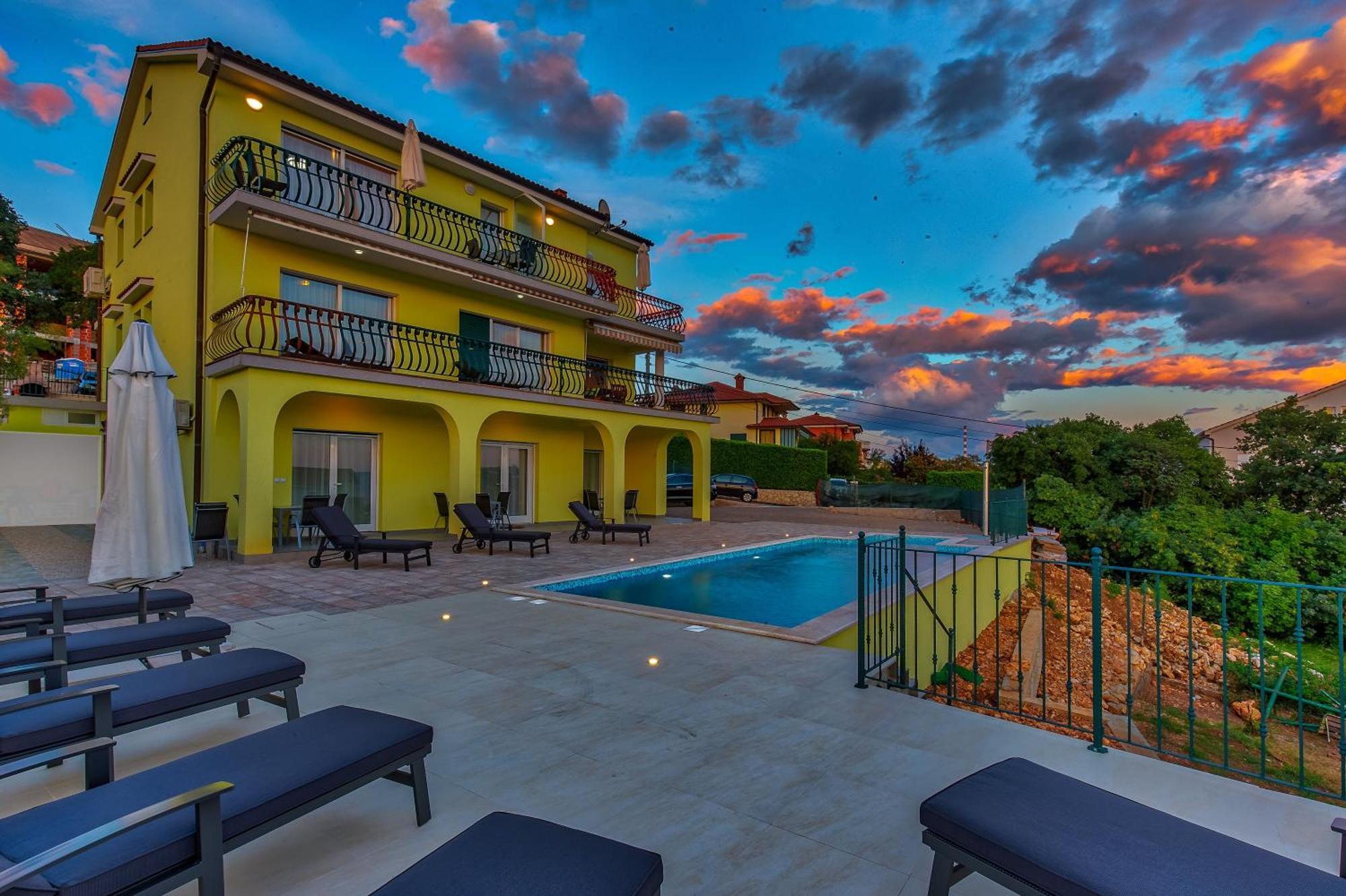 Luxury Apartments Kostrena With Pool מראה חיצוני תמונה