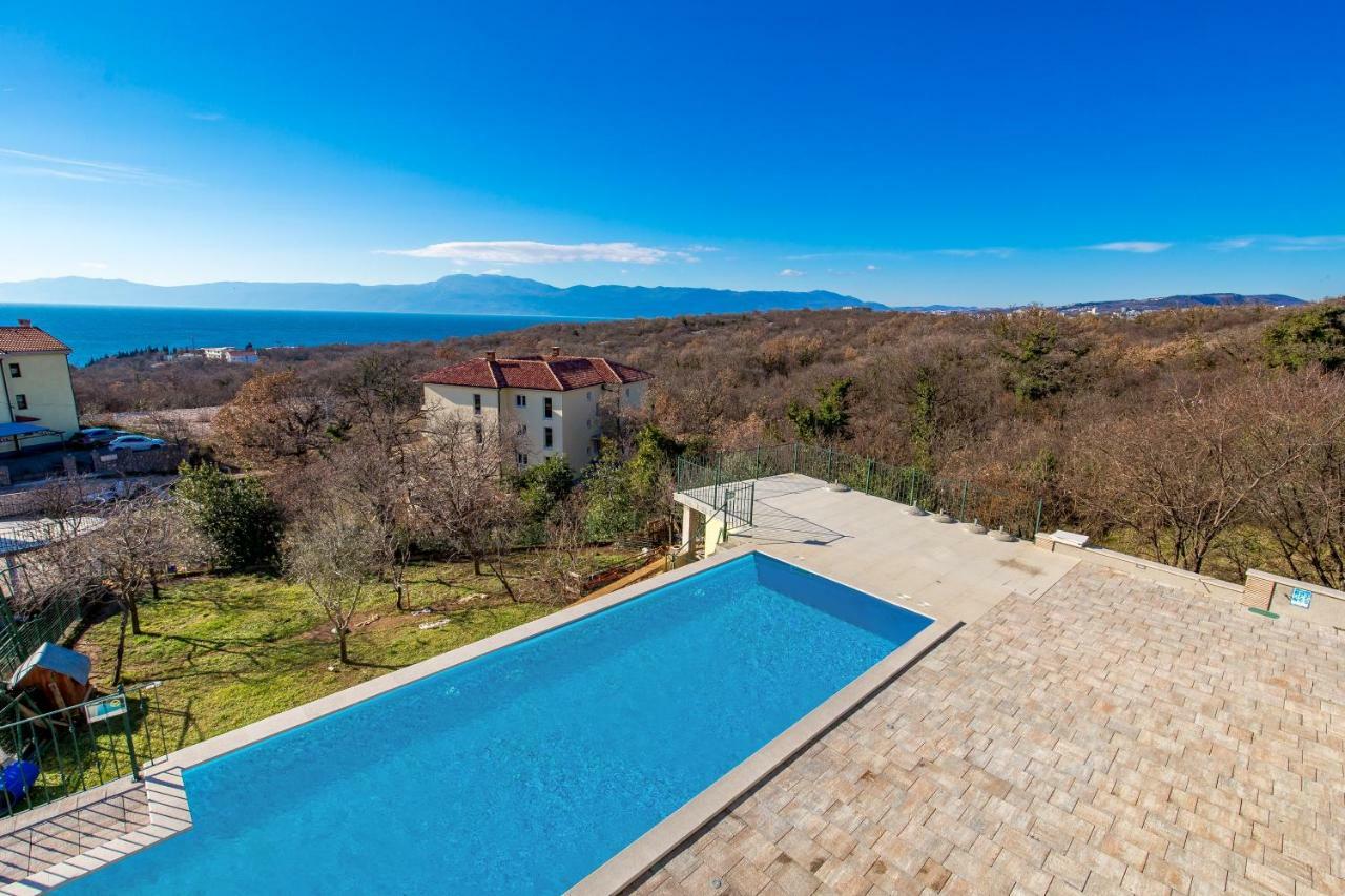 Luxury Apartments Kostrena With Pool מראה חיצוני תמונה
