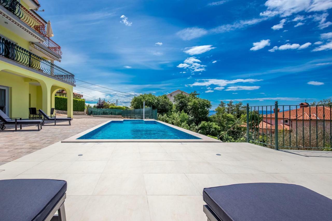 Luxury Apartments Kostrena With Pool מראה חיצוני תמונה