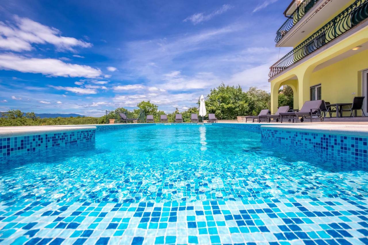 Luxury Apartments Kostrena With Pool מראה חיצוני תמונה