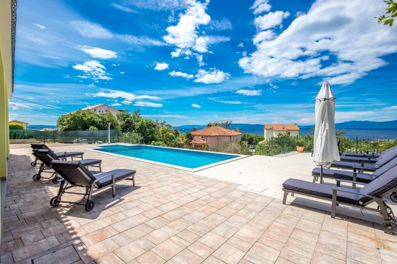 Luxury Apartments Kostrena With Pool מראה חיצוני תמונה