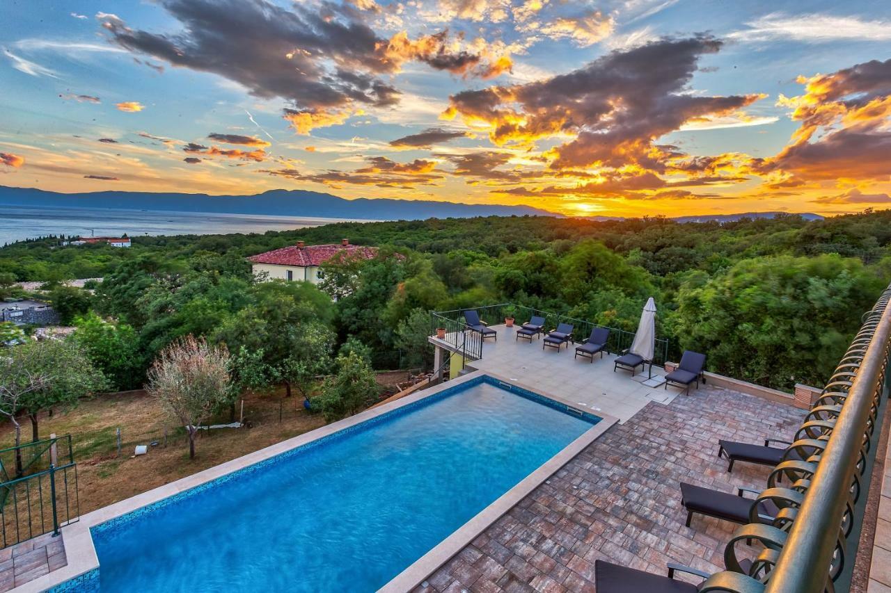 Luxury Apartments Kostrena With Pool מראה חיצוני תמונה